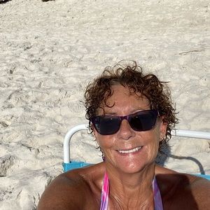 Meet your Posher, Debra